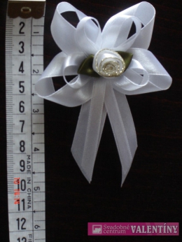 svadobné pierko bielo kvet so zlatým lemom